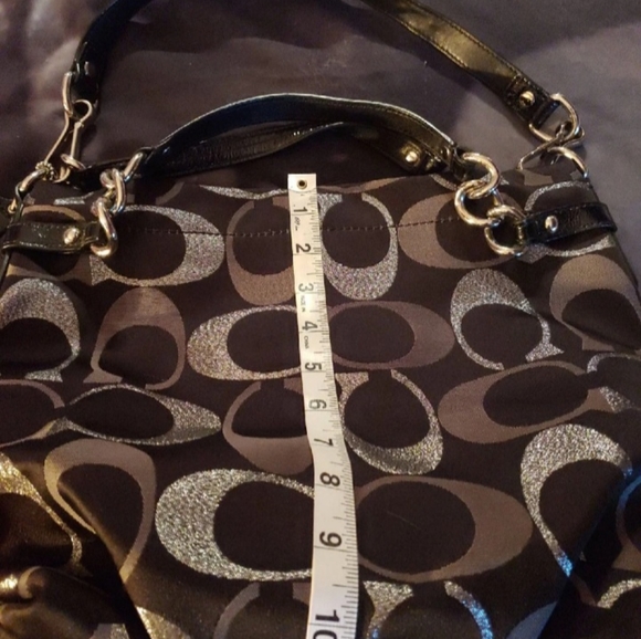 Coach Signature Hobo - Picture 5 of 7